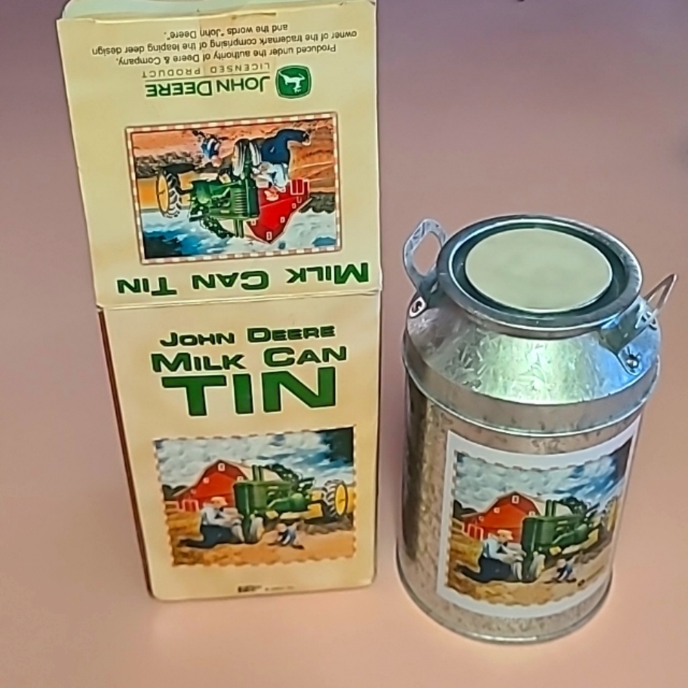 John Deere collectable milk can tin w/ original camels new in box